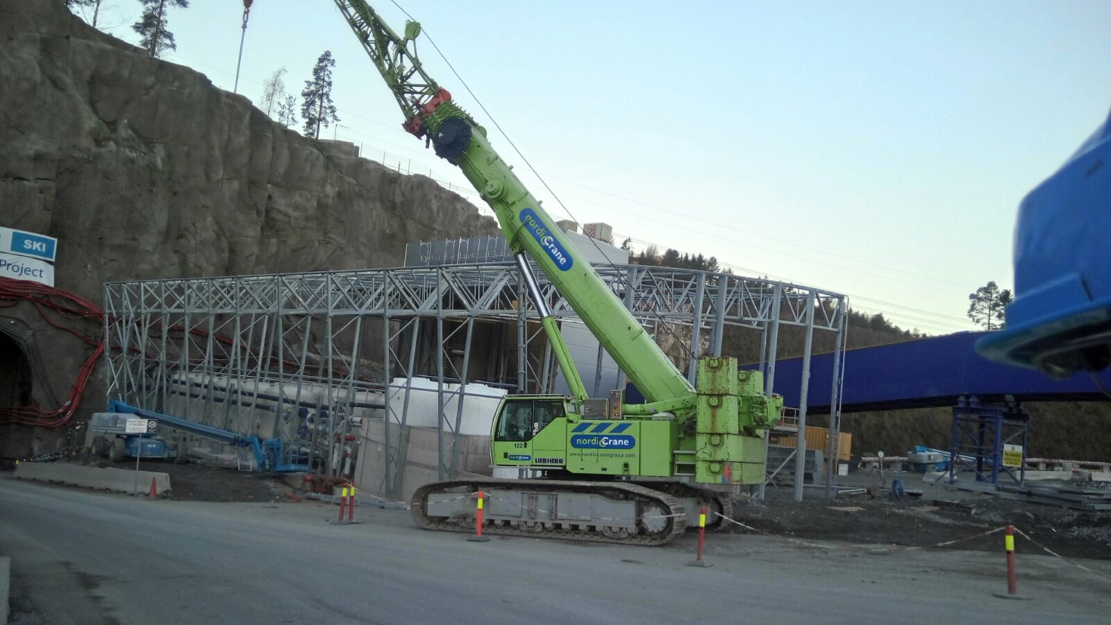 Na terenie Norwegii rozpoczęliśmy montaż drugiej hali dla firmy Hallmaker Konstpol o masie ok.55 ton wraz z obudową.